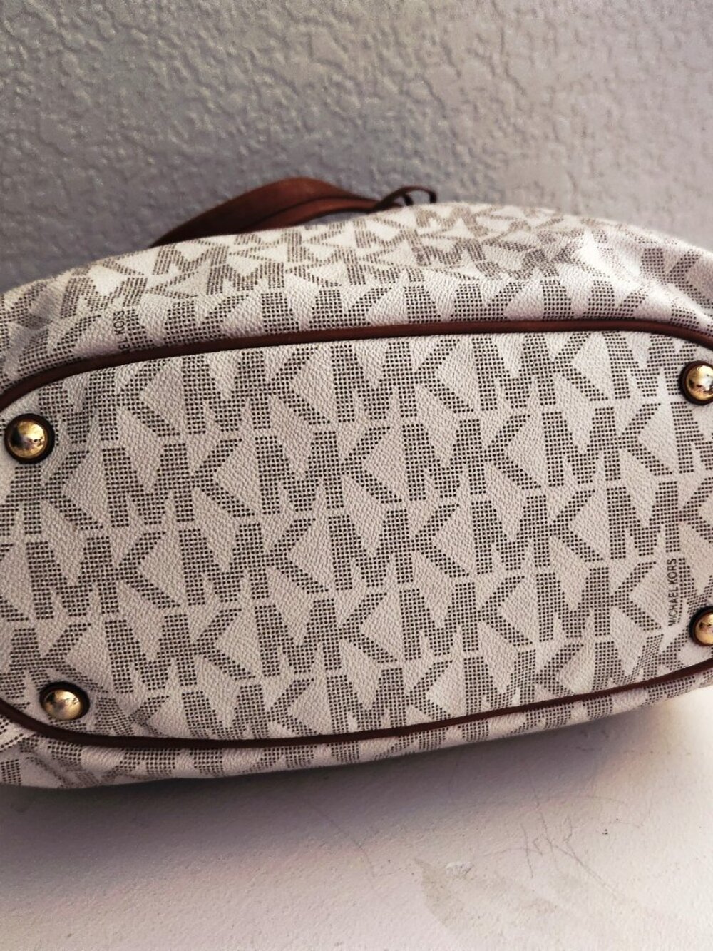 Euc Michael Kors Monogramed Shoulder Bag Purse Tote - Picture 10 of 13